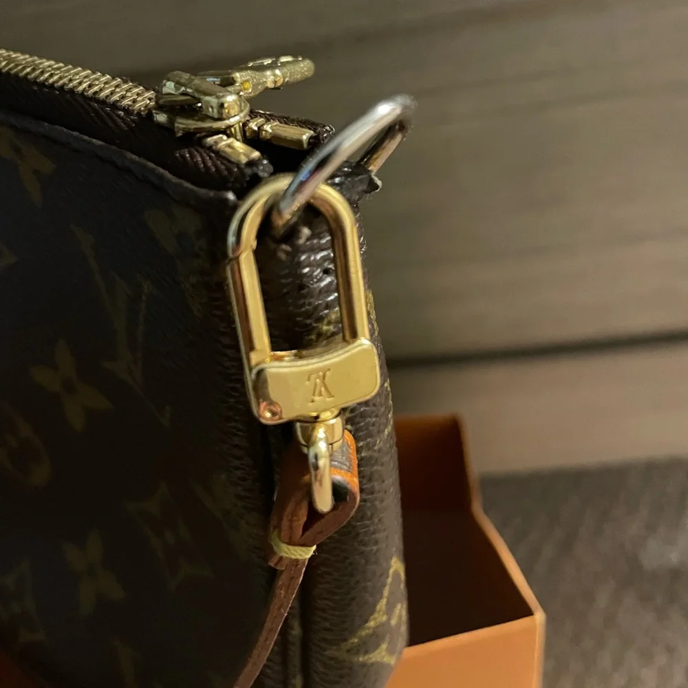 Louis Vuitton Monogram Pochette Accessories Vintage Top Handle Bag - Picture 6 of 13